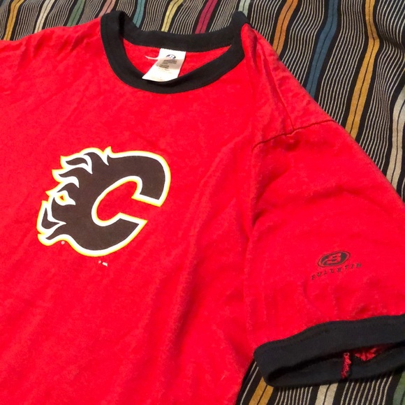 Vintage Calgary Flames NHL T-Shirt - Picture 3 of 4